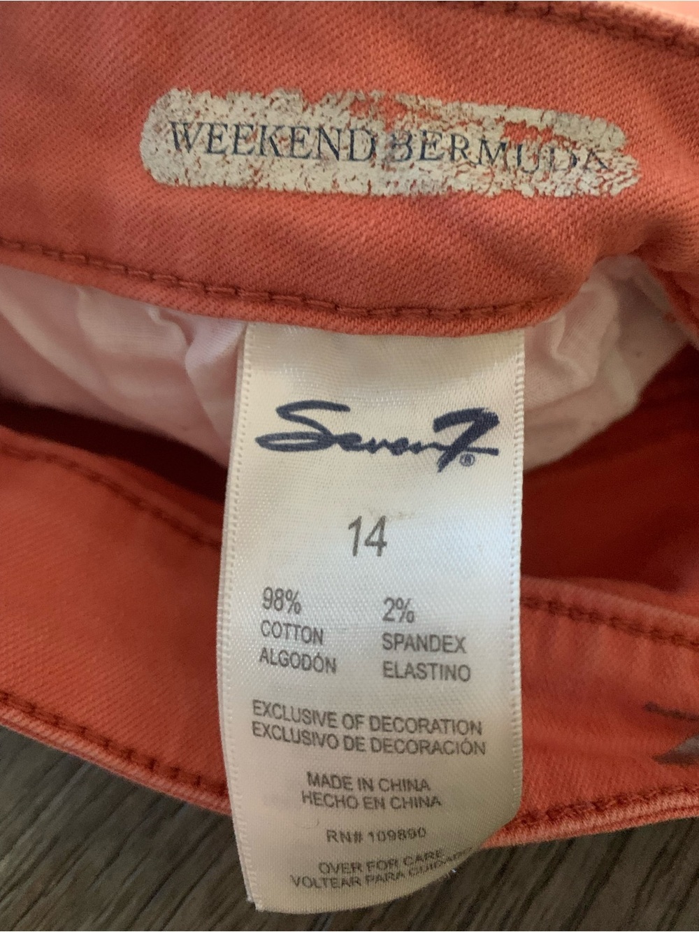Seven7 Weekend Bermuda Coral Denim Shorts Size 14 Raw Hem Stretch Summer Shorts - Picture 3 of 4